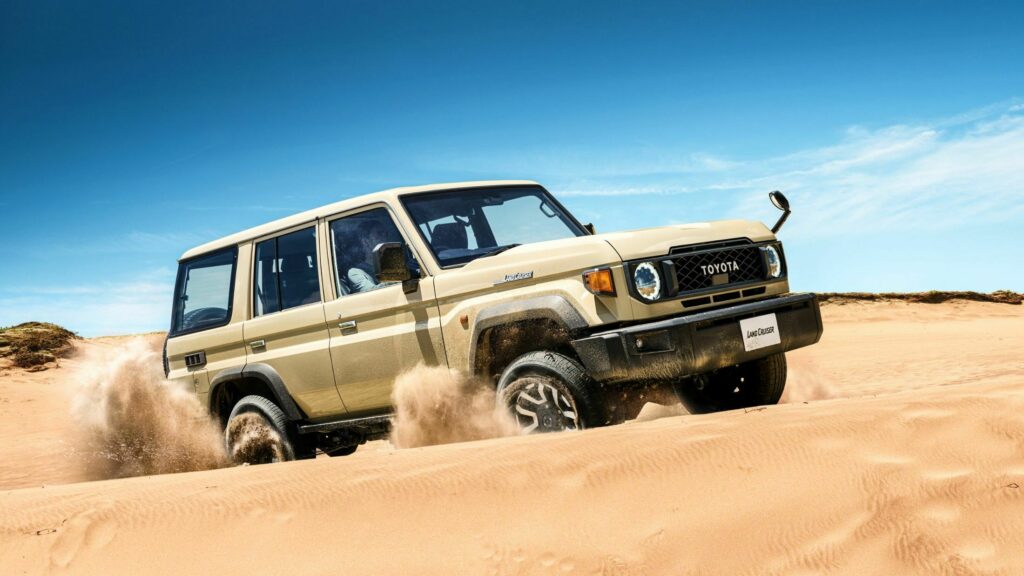   Рестайлинговый Toyota Land Cruiser 70 Series 2024 года получит 3-дверный вариант с короткой колесной базой