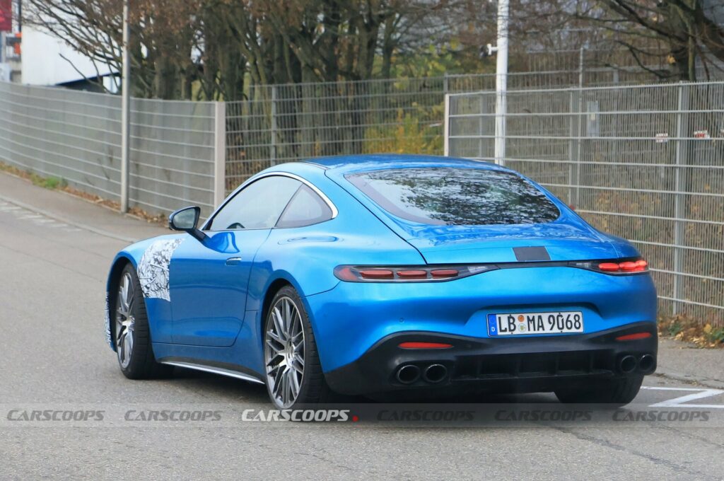  Mercedes-AMG GT начального уровня замечен с меньшим количеством цилиндров и более консервативным дизайном