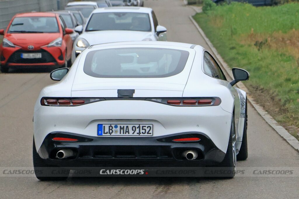  Mercedes-AMG GT начального уровня замечен с меньшим количеством цилиндров и более консервативным дизайном