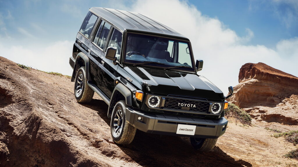  Классический Land Cruiser 70 2024 года перезапускается в Японии по цене от 32 500 долларов, почти столько же, сколько J300