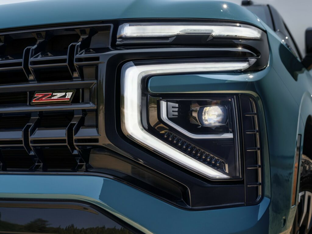  Chevrolet Tahoe и Suburban 2025 года дебютируют с новым внешним видом, свежими технологиями и суперкруизом