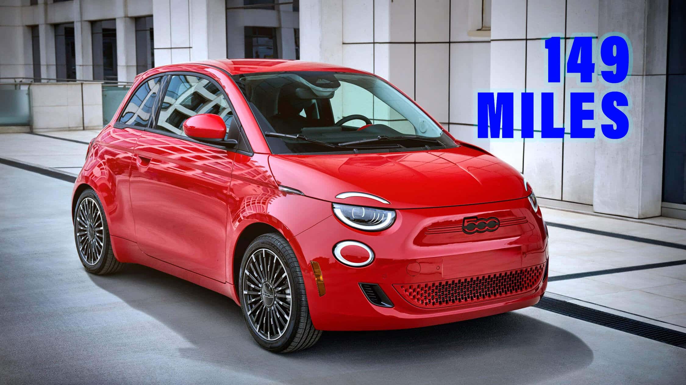 Американский Fiat 500e 2024 года имеет запас хода в 149 миль – почти в два раза больше, чем раньше