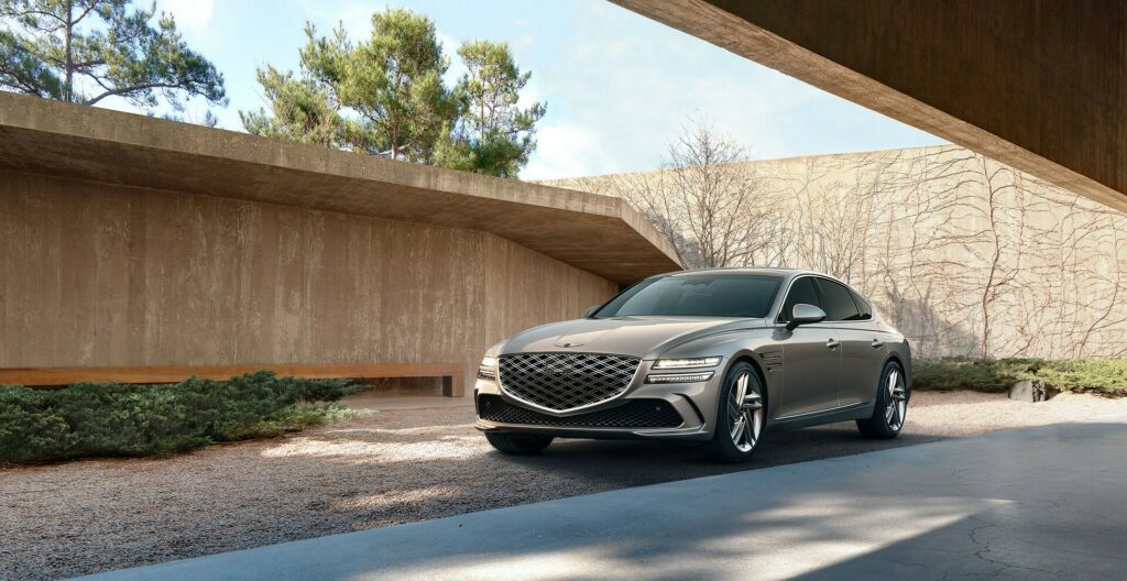  Genesis G80 2025 года сочетает в себе спортивный стиль и высокотехнологичный интерьер