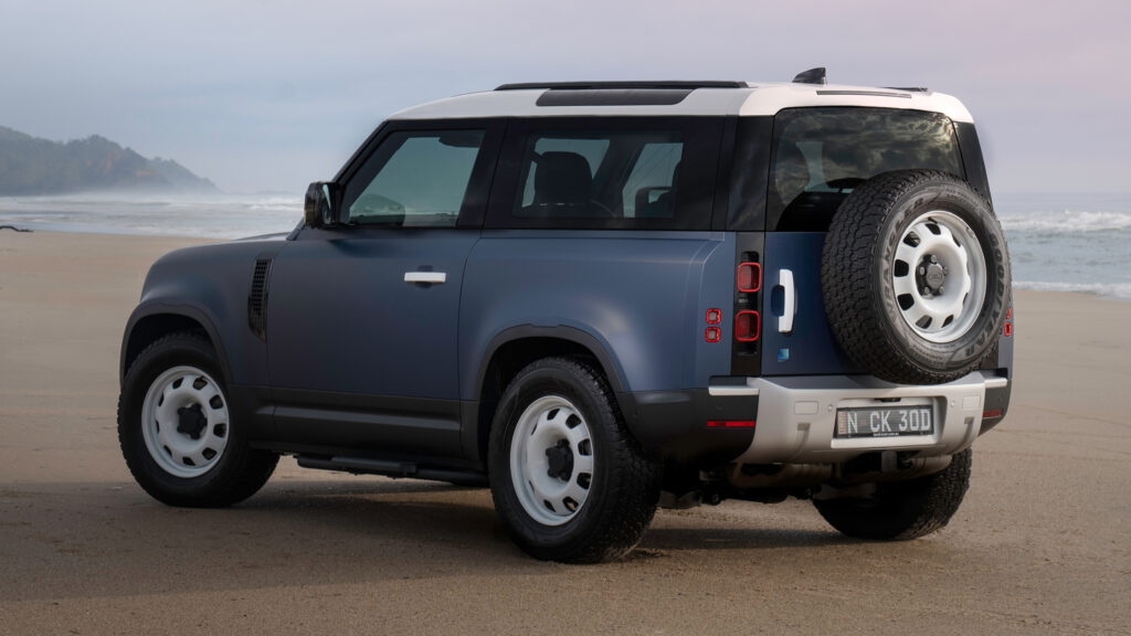  Land Rover Defender Pacific Blue Edition прославляет австралийскую культуру серфинга