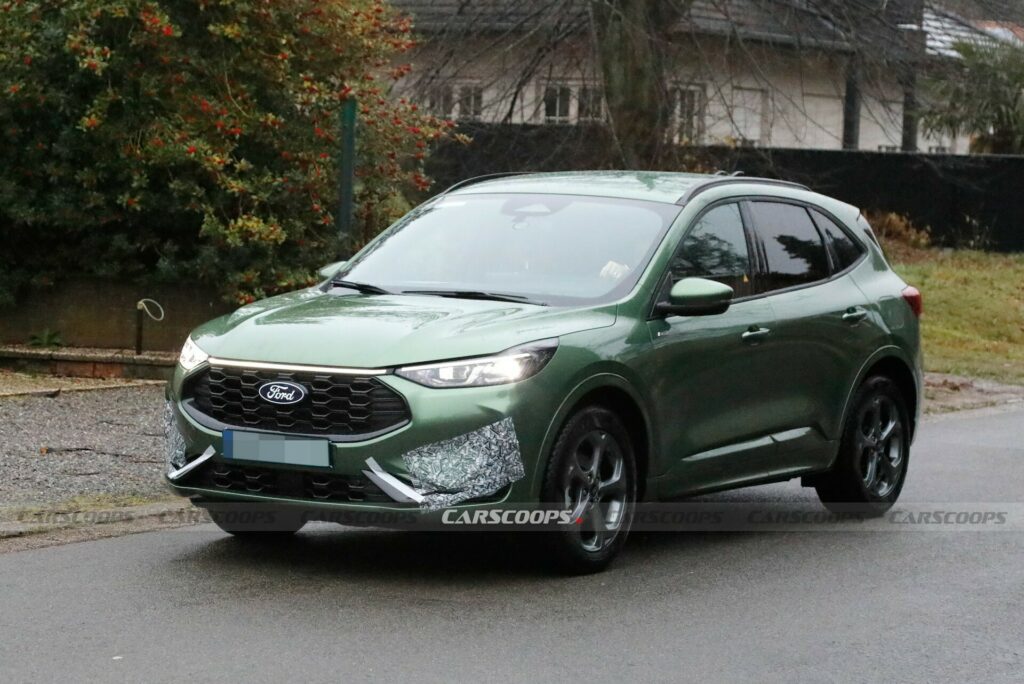  Замечено обновление Ford Kuga 2024 года, и от сходства невозможно уйти