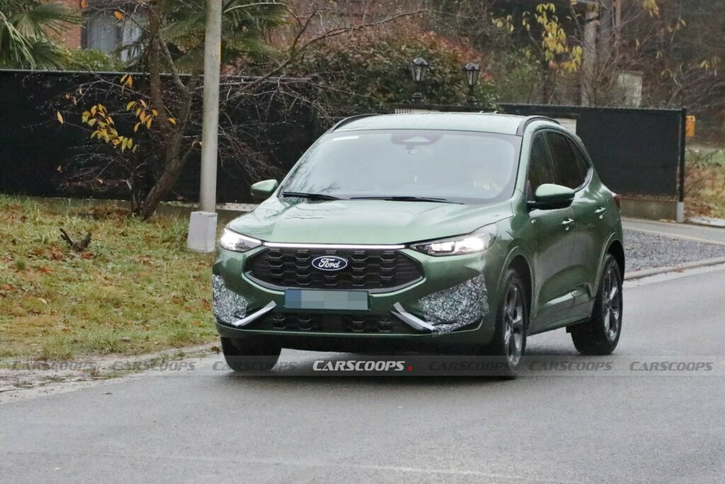  Замечено обновление Ford Kuga 2024 года, и от сходства невозможно уйти