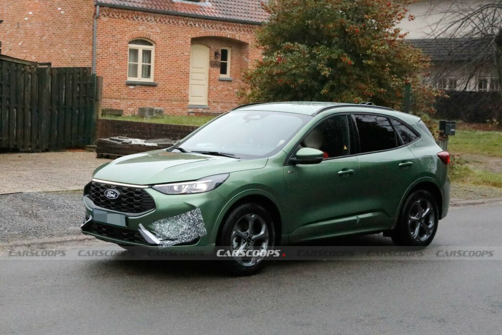  Замечено обновление Ford Kuga 2024 года, и от сходства невозможно уйти