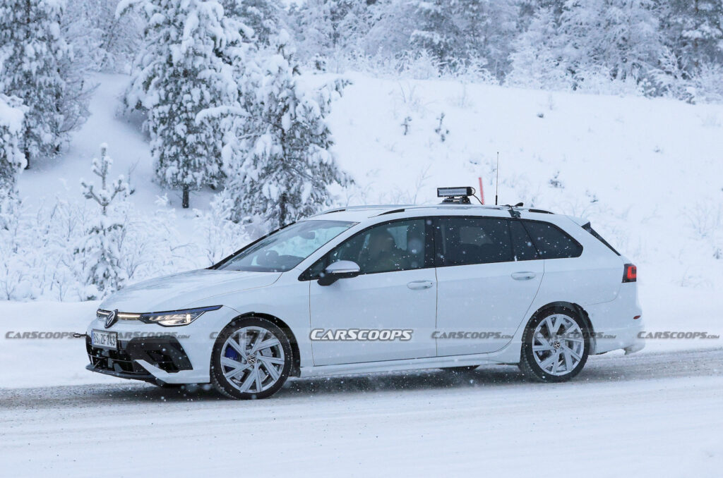  Прототип VW Golf R доказывает, что горячий универсал выживет в 2025 году, но не везде