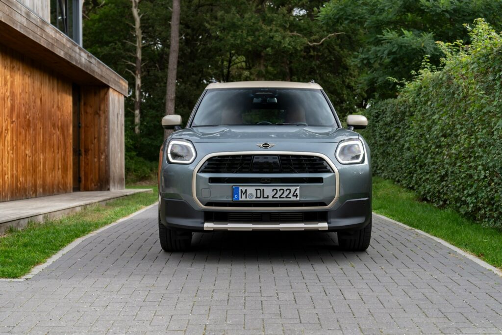  Mini Countryman C представлен как кроссовер начального уровня мощностью 168 л.с.