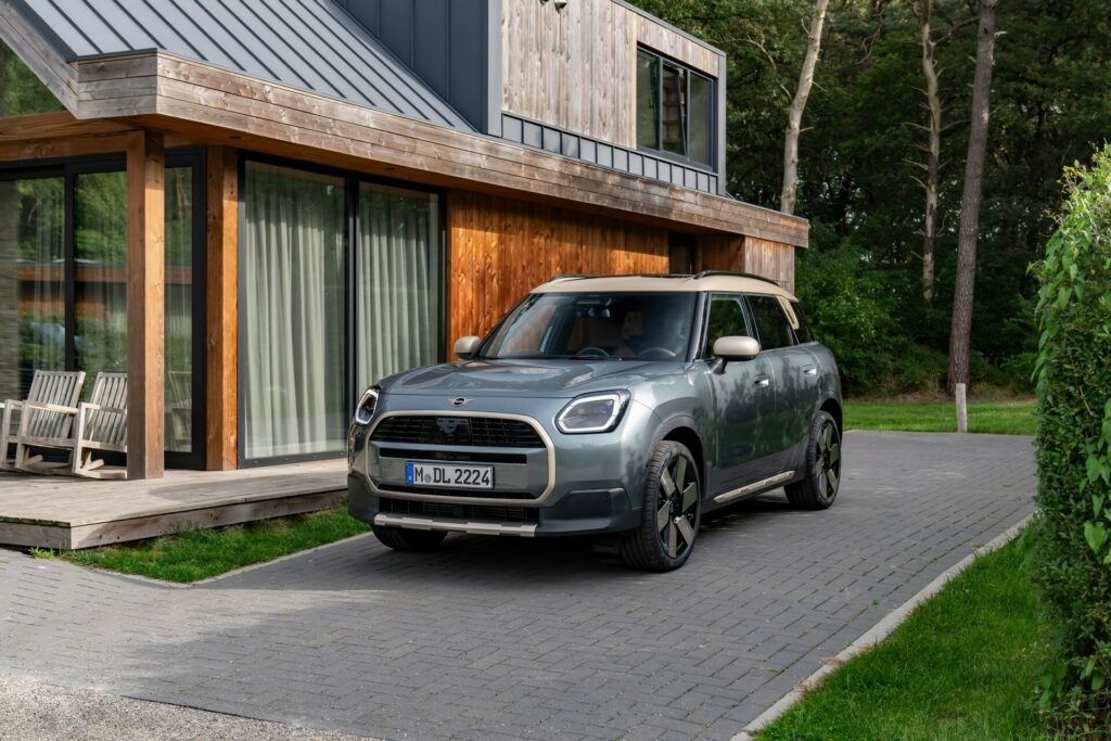  Mini Countryman C представлен как кроссовер начального уровня мощностью 168 л.с.