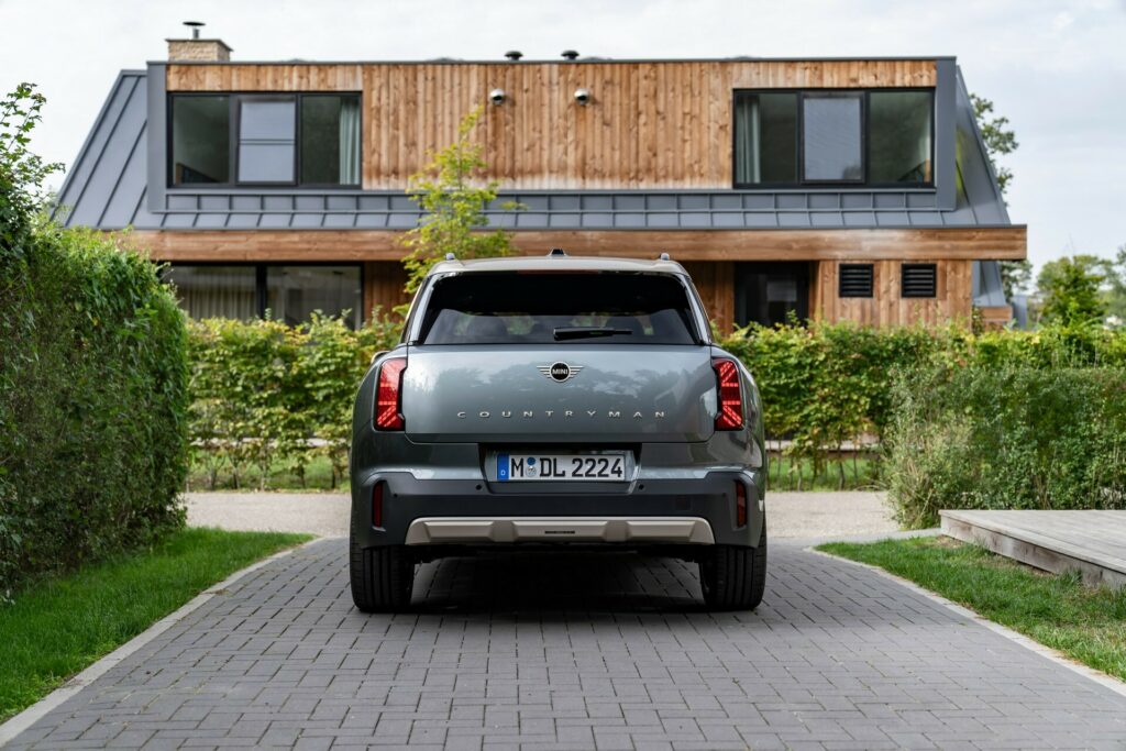  Mini Countryman C представлен как кроссовер начального уровня мощностью 168 л.с.