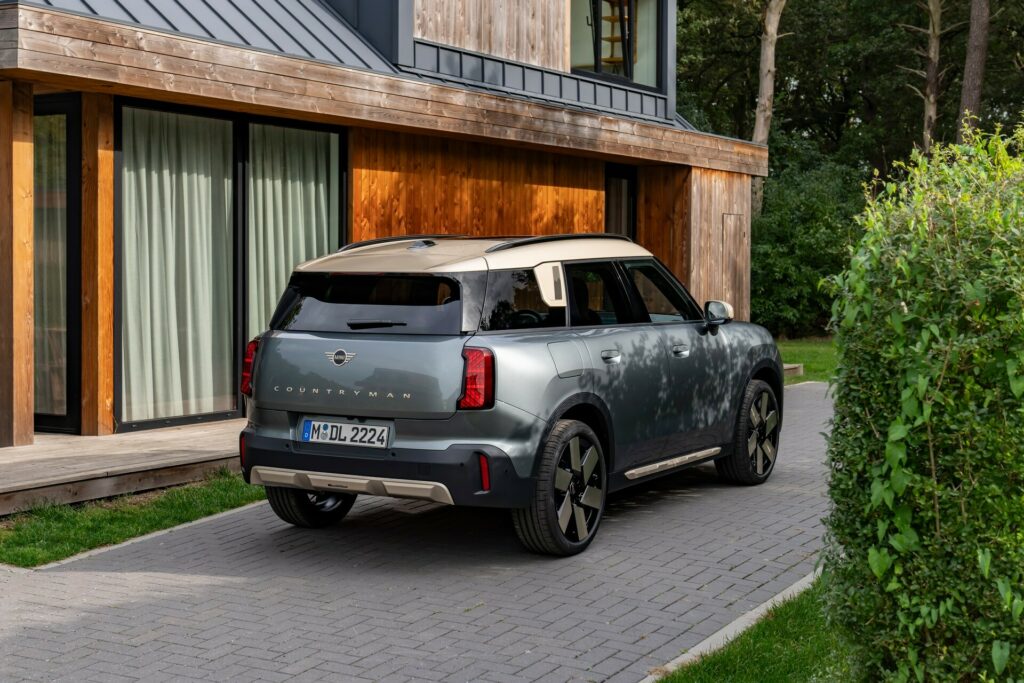  Mini Countryman C представлен как кроссовер начального уровня мощностью 168 л.с.