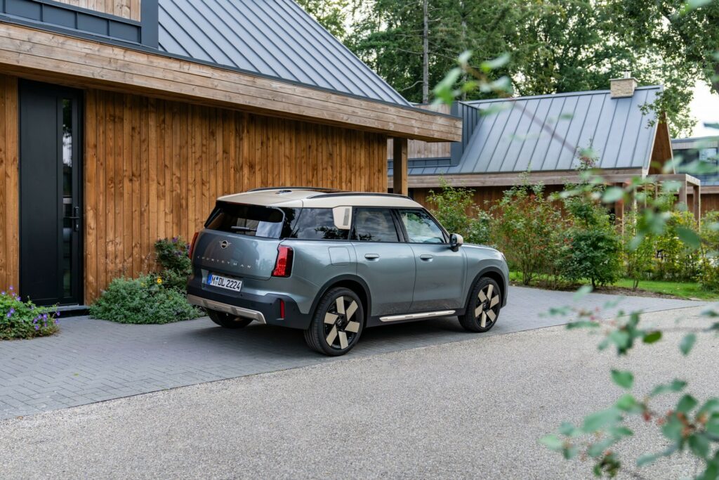  Mini Countryman C представлен как кроссовер начального уровня мощностью 168 л.с.