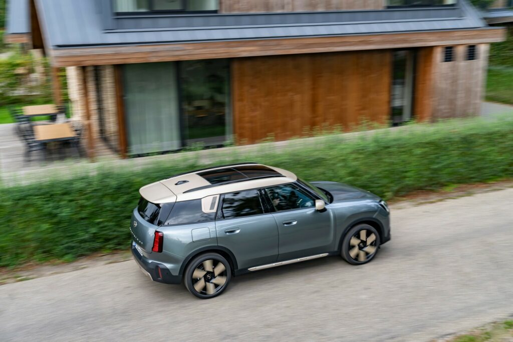  Mini Countryman C представлен как кроссовер начального уровня мощностью 168 л.с.