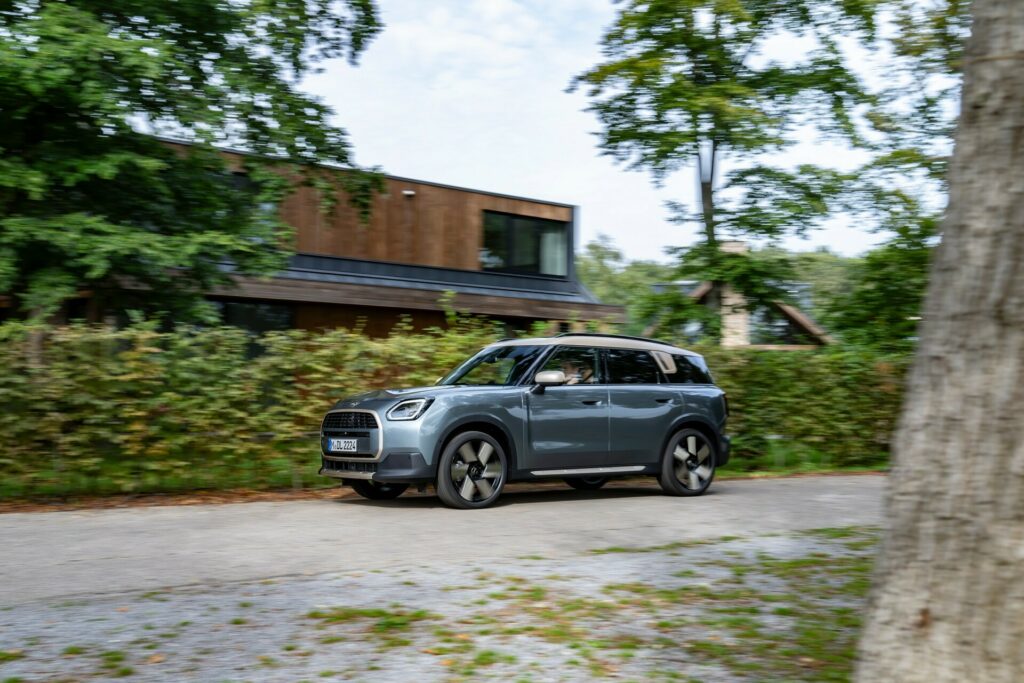  Mini Countryman C представлен как кроссовер начального уровня мощностью 168 л.с.