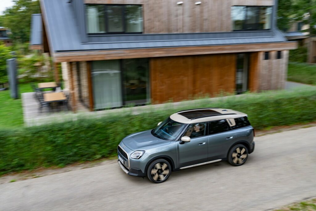  Mini Countryman C представлен как кроссовер начального уровня мощностью 168 л.с.