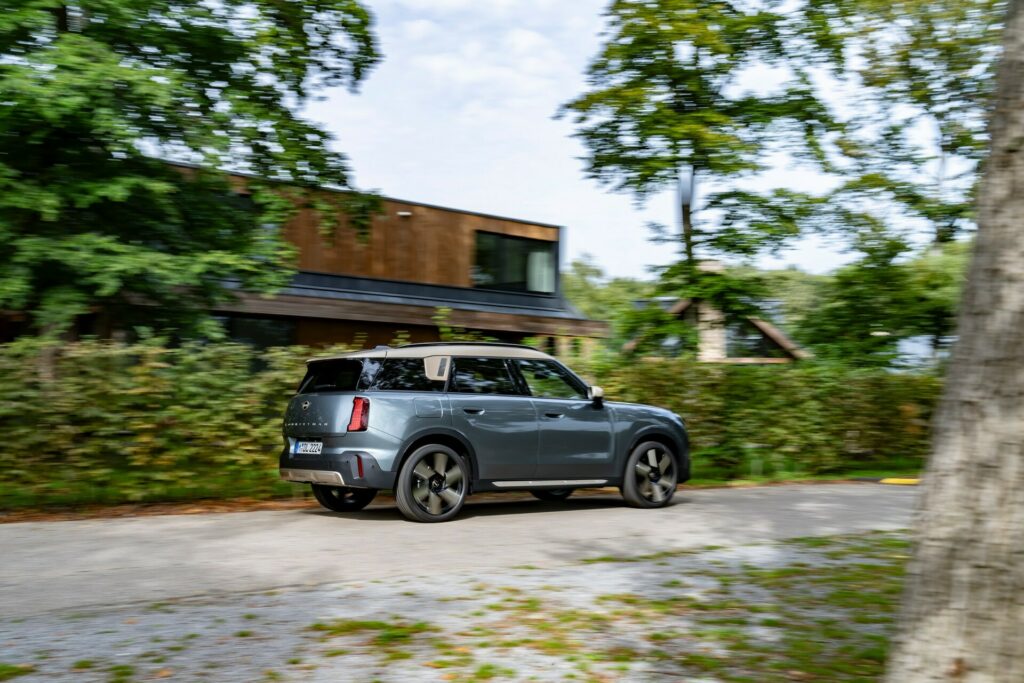  Mini Countryman C представлен как кроссовер начального уровня мощностью 168 л.с.