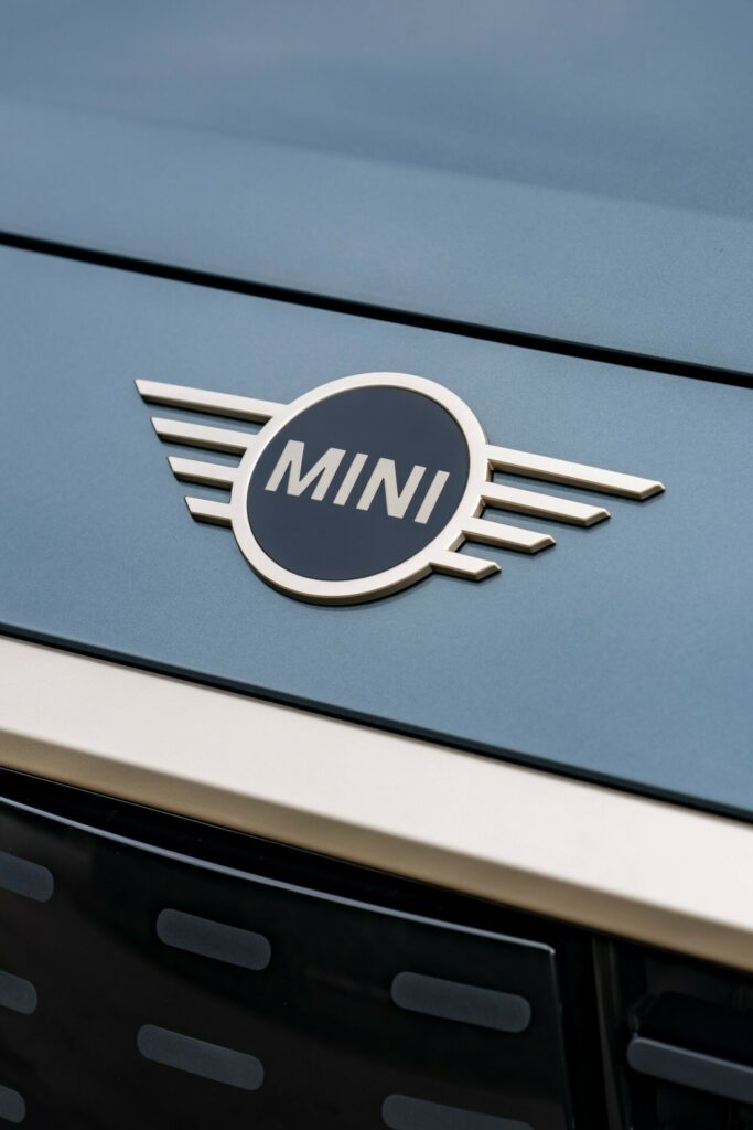  Mini Countryman C представлен как кроссовер начального уровня мощностью 168 л.с.