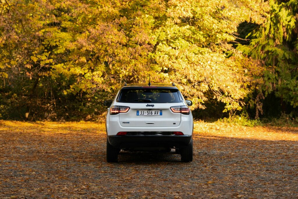  Jeep Compass 2024 года получит в Европе более совершенную технологию помощи водителю