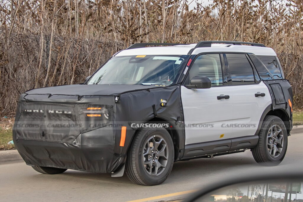  Ford Bronco Sport 2025 года с огромным новым сенсорным экраном, замеченный внутри и снаружи