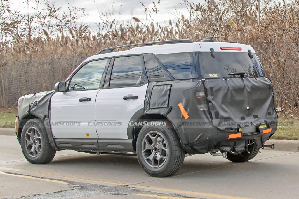  Ford Bronco Sport 2025 года с огромным новым сенсорным экраном, замеченный внутри и снаружи