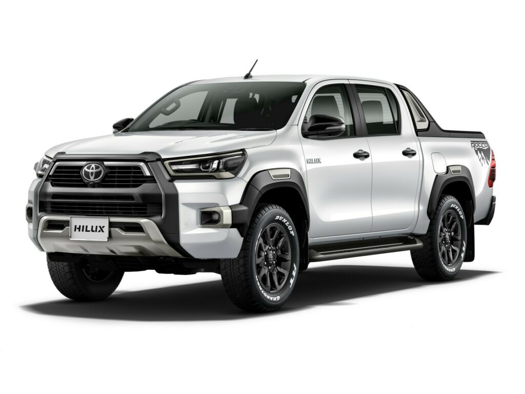  Новая Toyota Hilux Revo Rocco — японский Trailhunter с расширенными крыльями