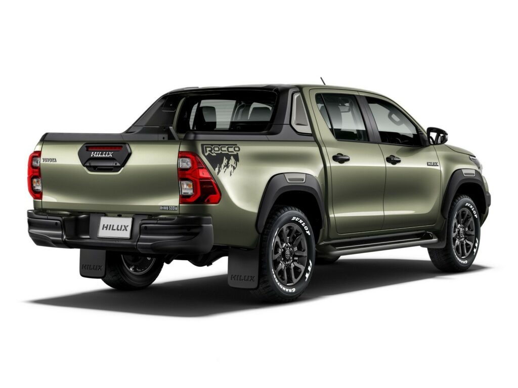  Новая Toyota Hilux Revo Rocco — японский Trailhunter с расширенными крыльями