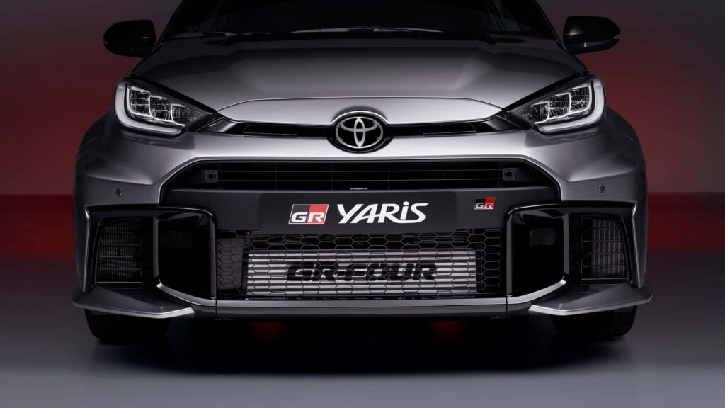   Toyota GR Yaris 2024 года получит 8-ступенчатый автомат и раллийный салон