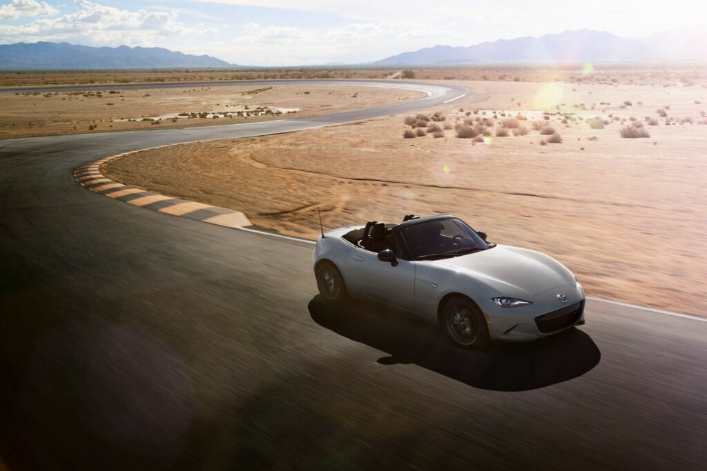  Обновленная Mazda MX-5 Miata 2024 года получит новые фары, информационно-развлекательную систему и многое другое