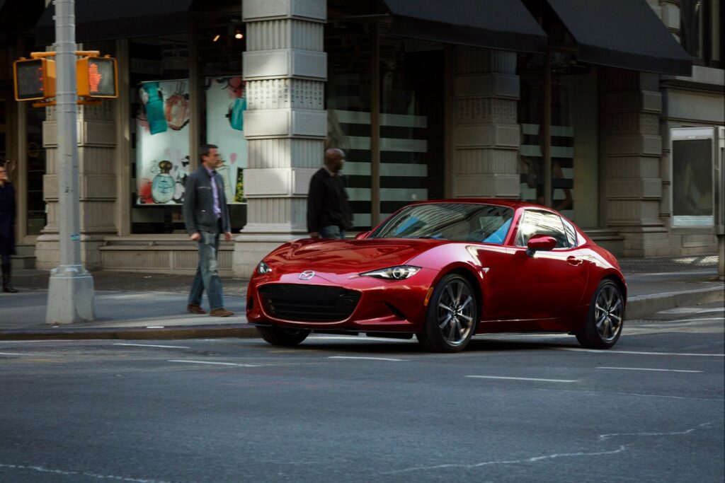  Обновленная Mazda MX-5 Miata 2024 года получит новые фары, информационно-развлекательную систему и многое другое