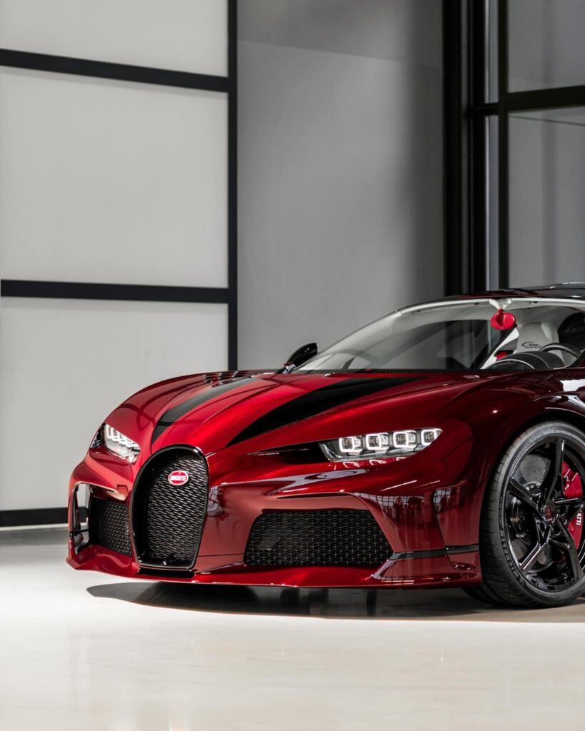  Красный карбон Bugatti Chiron Super Sport празднует год Дракона