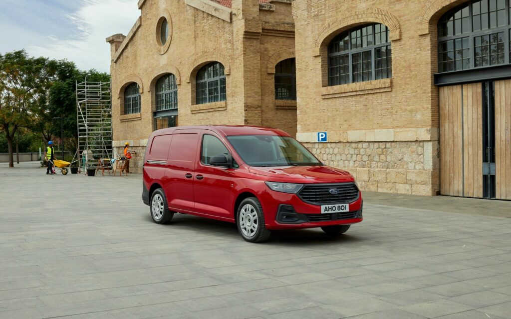  Новый Ford Transit Connect предлагает PHEV Power, AWD и Trick задние сиденья