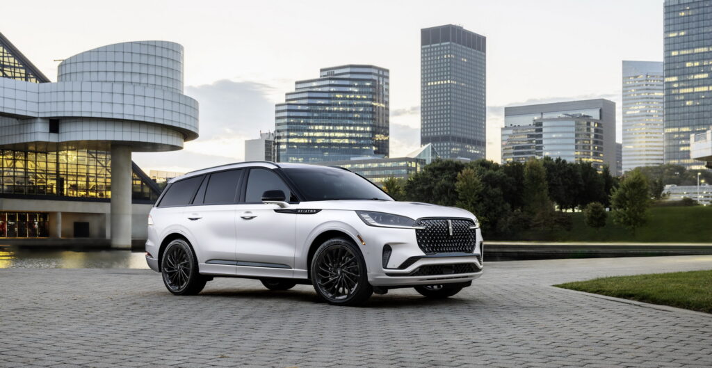  Lincoln Aviator 2025 года имеет более красивое лицо и новые технологии, но цены взлетают более чем на 5000 долларов