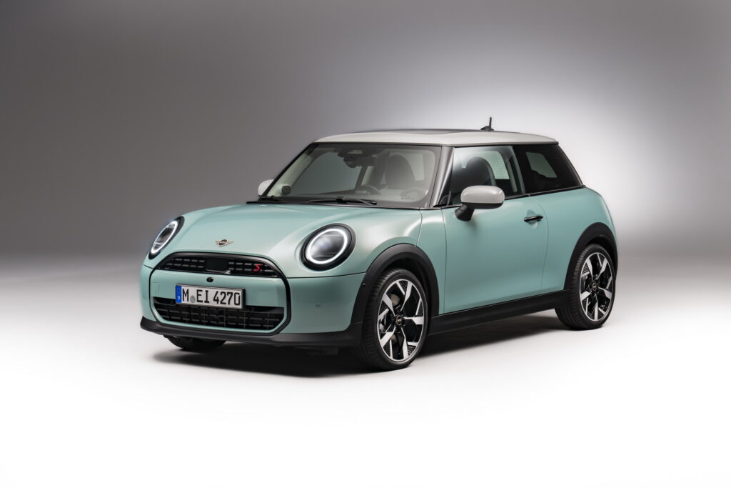  MINI Cooper 2025 года приземлится с мощностью сгорания до 201 л.с.