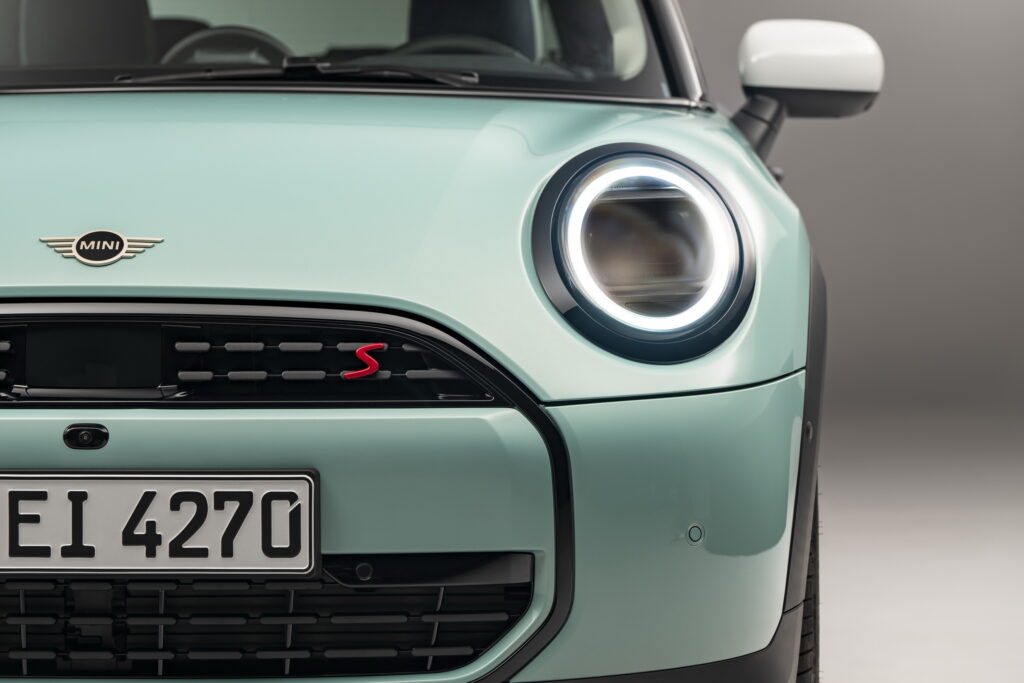  MINI Cooper 2025 года приземлится с мощностью сгорания до 201 л.с.