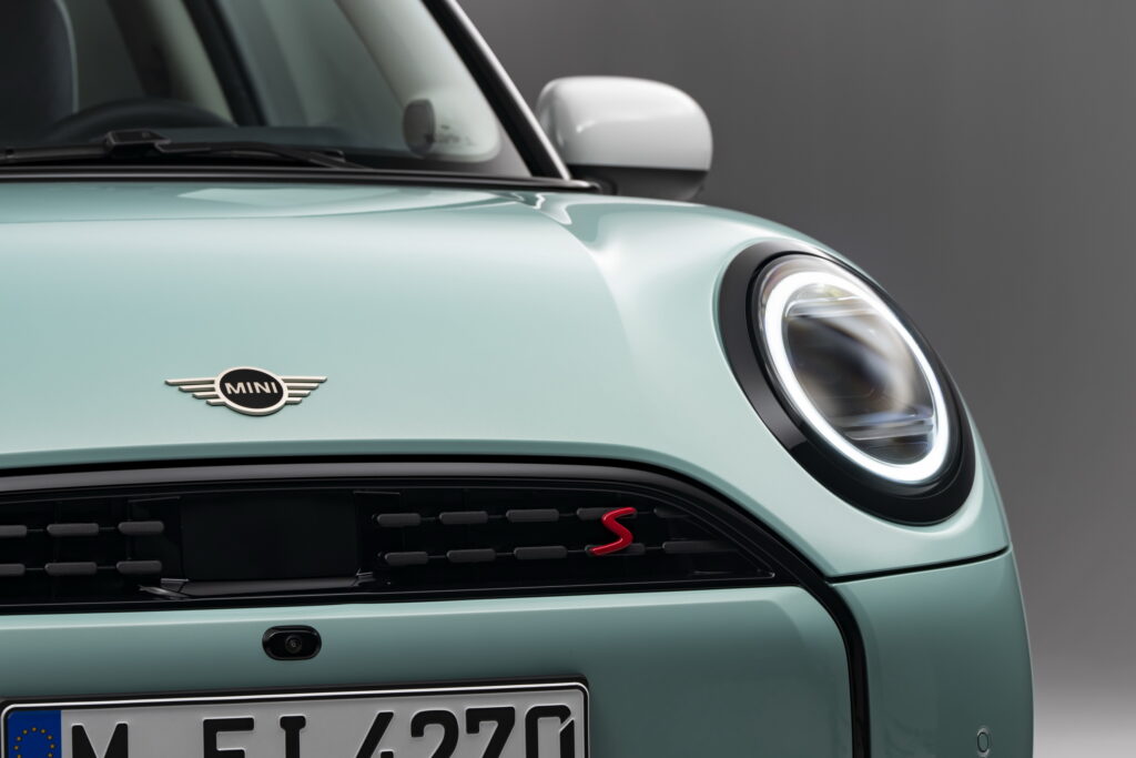  MINI Cooper 2025 года приземлится с мощностью сгорания до 201 л.с.