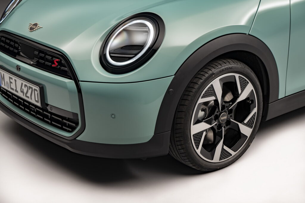  MINI Cooper 2025 года приземлится с мощностью сгорания до 201 л.с.