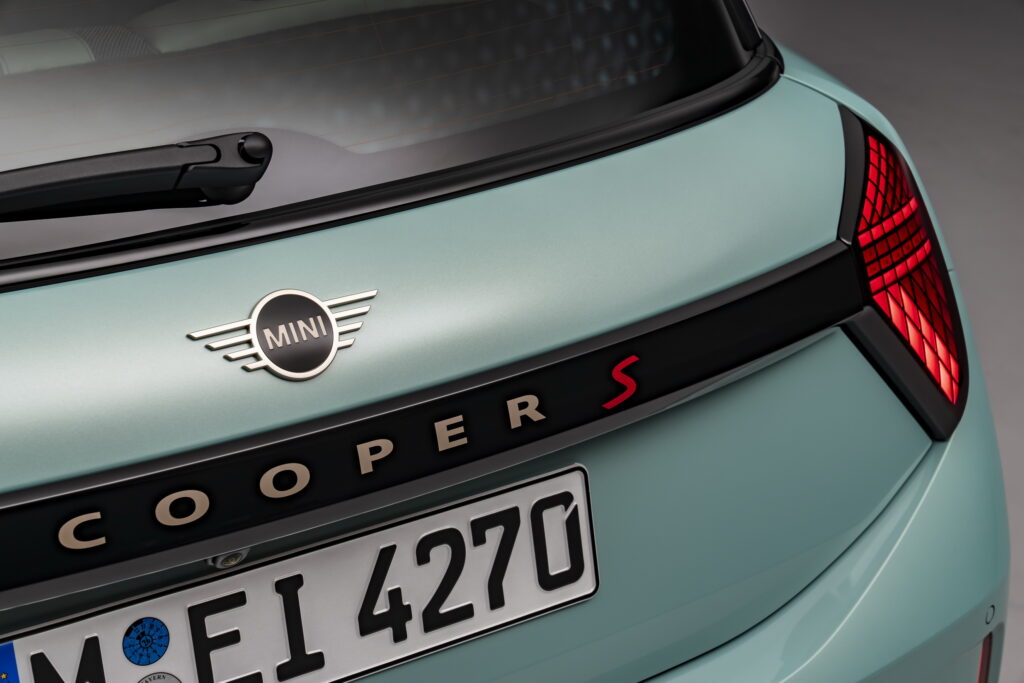  MINI Cooper 2025 года приземлится с мощностью сгорания до 201 л.с.