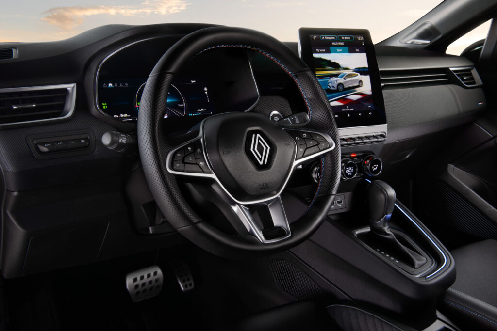  R5 слишком ретро? Новый электрифицированный Renault Clio появится в 2026 году