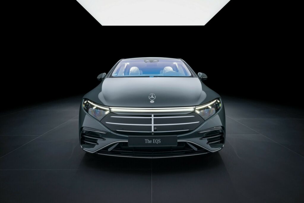  EQS 2025 года теперь действительно выглядит как Mercedes