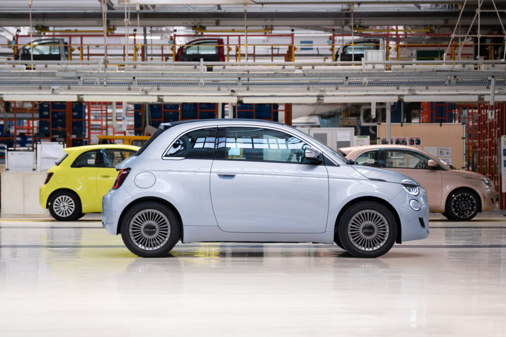  Fiat 500 Ibrida Hybrid будет построен в Италии и поступит в продажу к 2026 году