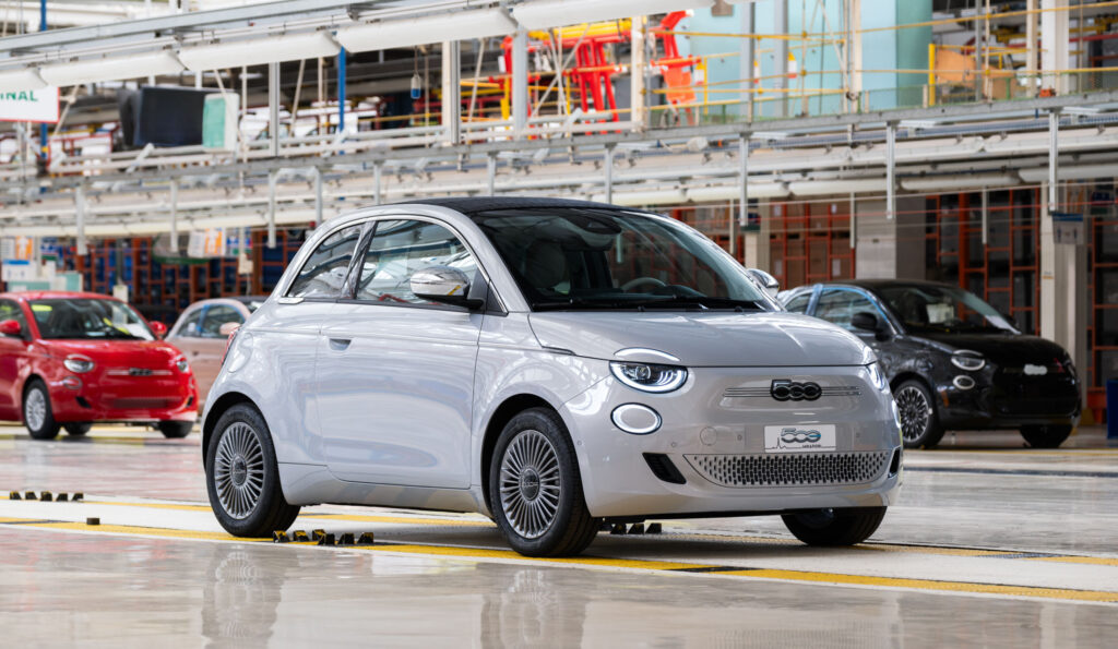  Fiat 500 Ibrida Hybrid будет построен в Италии и поступит в продажу к 2026 году