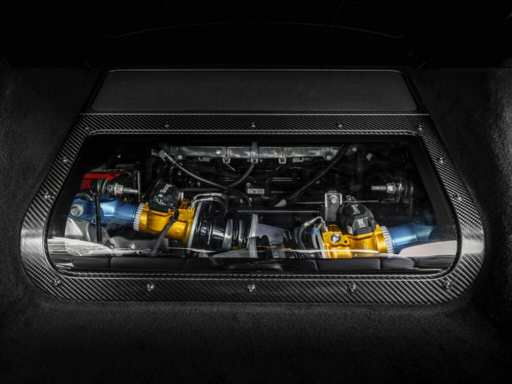  Это интерьер Ford Mustang GTD за 325 000 долларов.