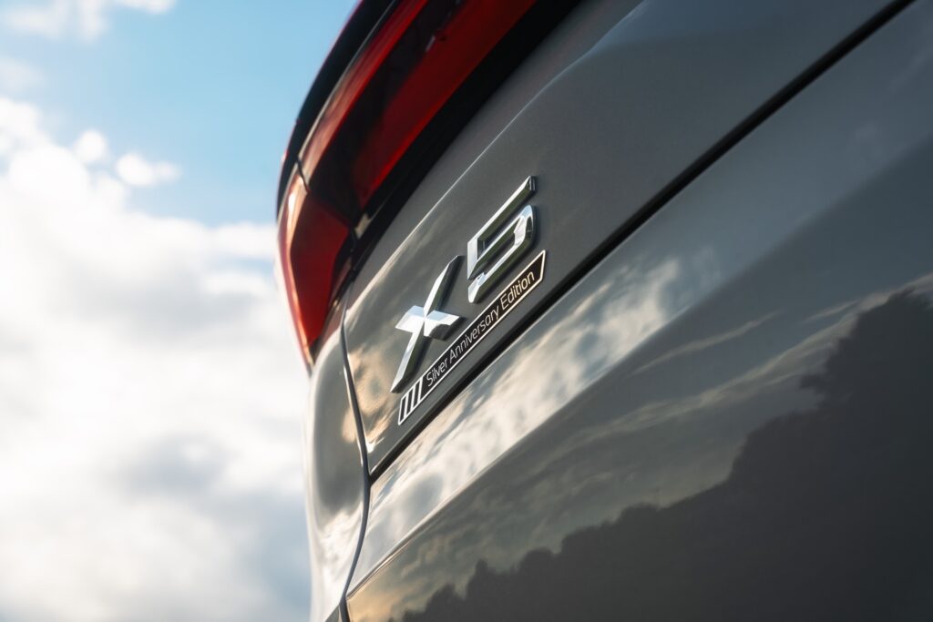  BMW X5 исполняется 25 лет: выпуск Birthday Edition становится грязным из-за внедорожных обновлений